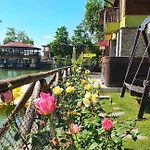 Waterside Resort 3*