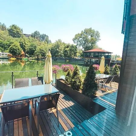 Waterside 3*