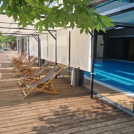 Üdülőközpont Waterside 3*