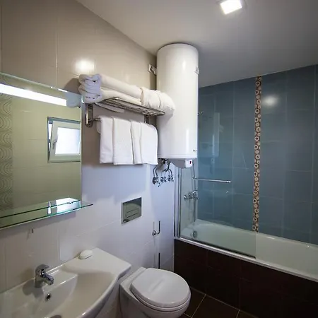 Waterside Resort 3*