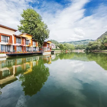 Resort Waterside
