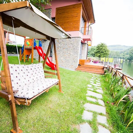 Waterside 3*
