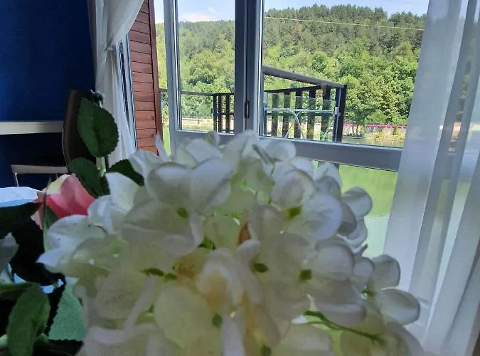 Waterside Θέρετρο